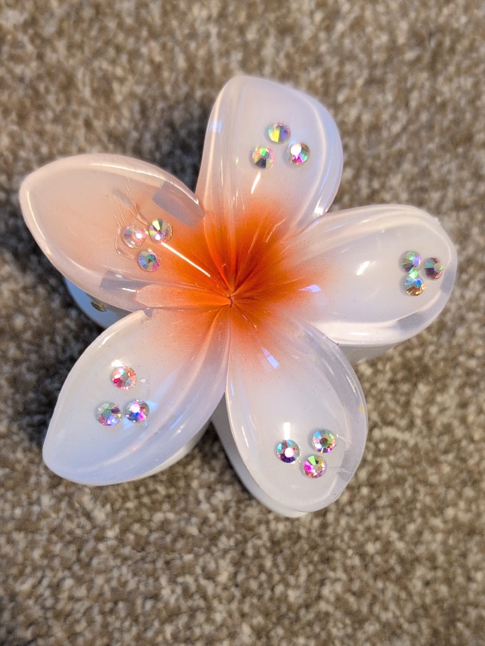 NWOT Plumería Hair Clip - Picture 3 of 5